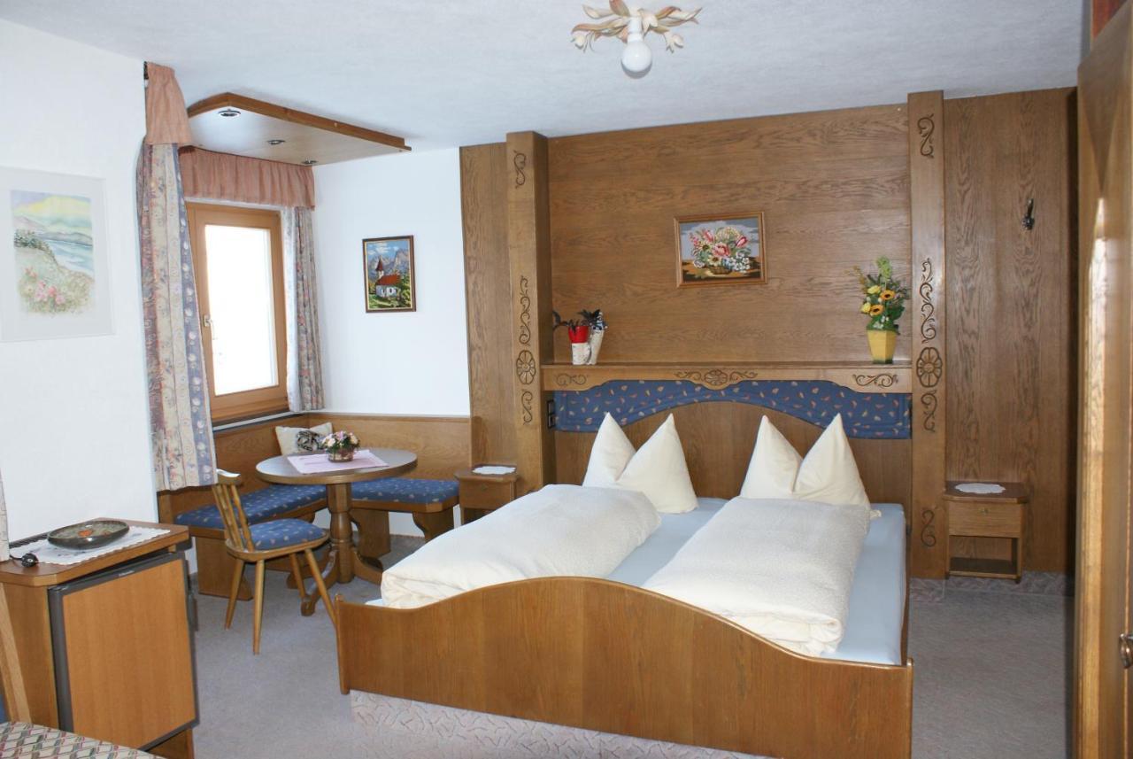 Hotel Haus Bergfrieden Bach  Pokoj fotografie